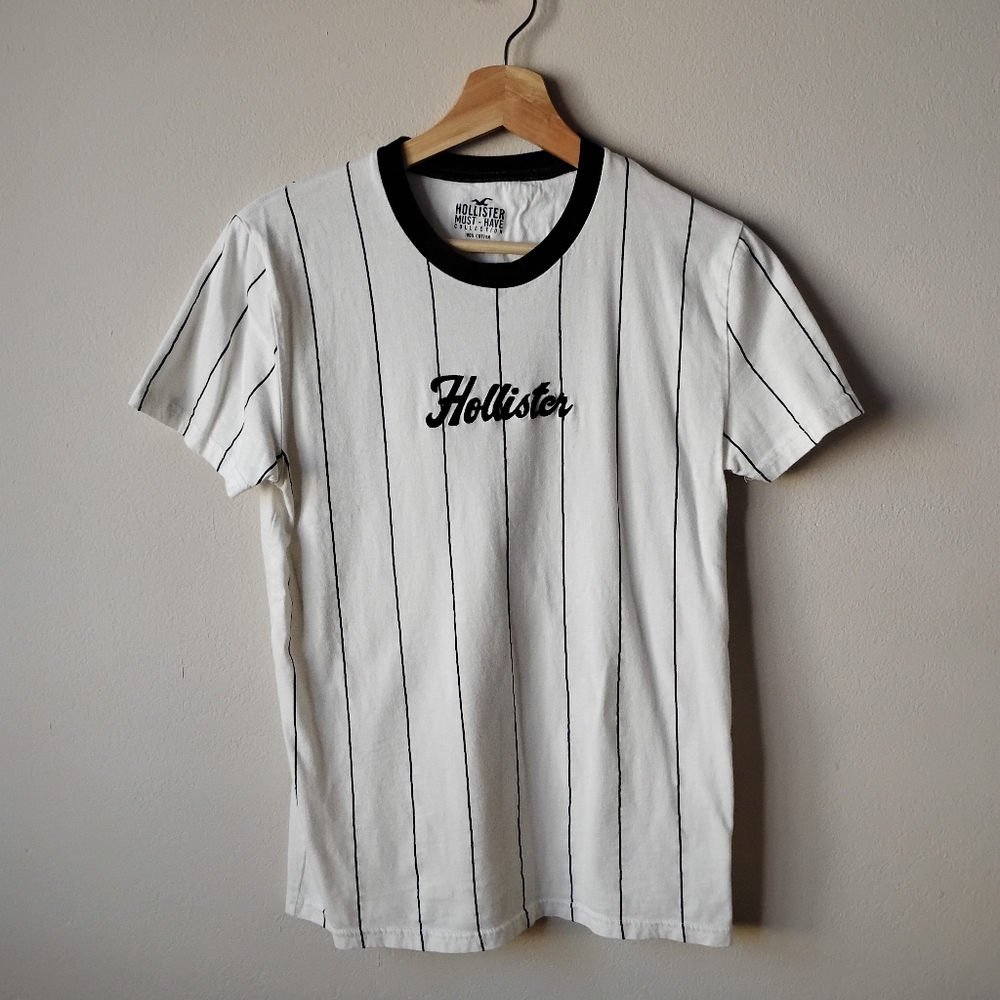 Hollister White and Black Short Sleeve Tee
